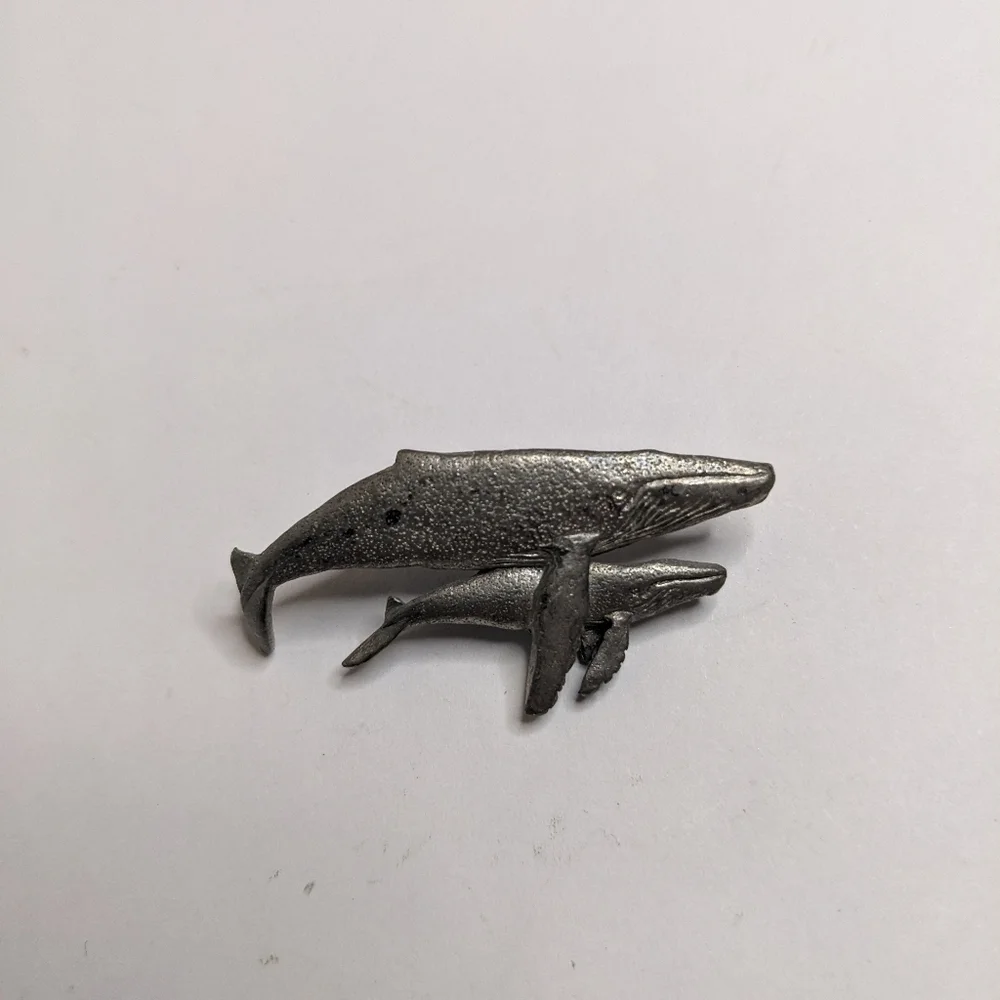 Vintage Humpback Whale & Calf Antiqued Pewter Pin